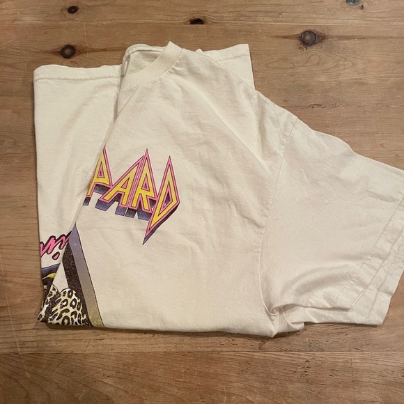 NWOT The Vinyl Icons Fairygrunge Def Leppard Graphic Y2K Retro T-shirt LG - Picture 2 of 7